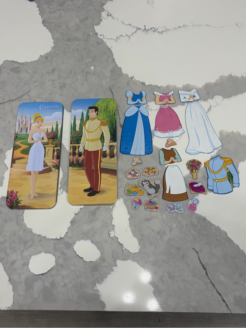 2013 Disney Cinderella Magnetic Dress-Up Tin Magnetic Paper Dolls Set